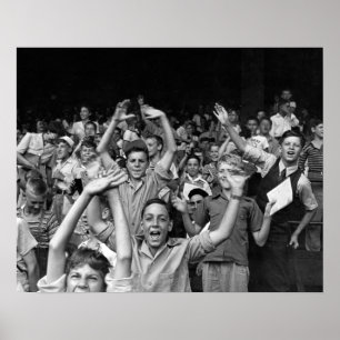 Barn på en bollmatch, 1942. Vintage basebollfoto Poster