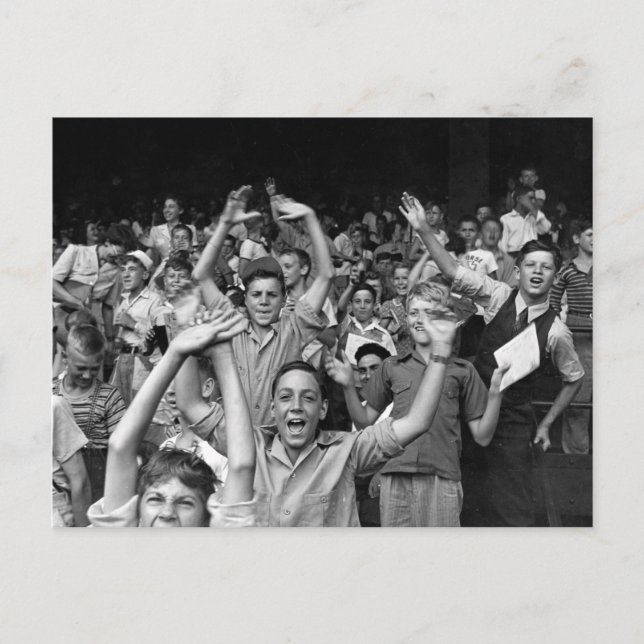 Barn på en bollmatch, 1942 vykort (Framsida)