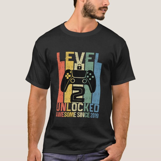 Barn på nivå 2 - olåst fågeldagspatent Fantastisk  T Shirt (Framsida)