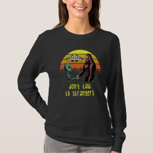 Barn pratar inte med rymden Alien Strangers Funny  T Shirt
