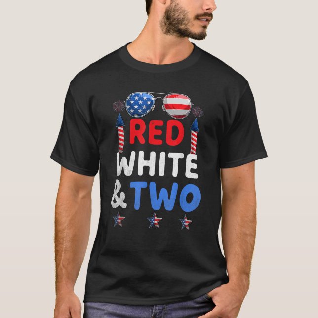 Barn Red White och två andra födelsedagen 4 juli F T Shirt (Framsida)