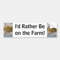 Barn reflekterat i vattnet