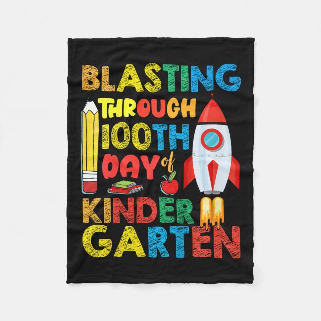 Barn som blast genom 100-dagen Kindergarten Bo Fleecefilt (Framsidan)
