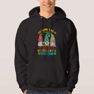 Barn som har varit Roligt och tittar ut Kindergar. Hoodie