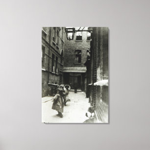 Barn som leker i slum 1899 canvastryck