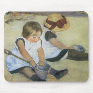 Barn som leker på stranden av Mary Cassatt Musmatta