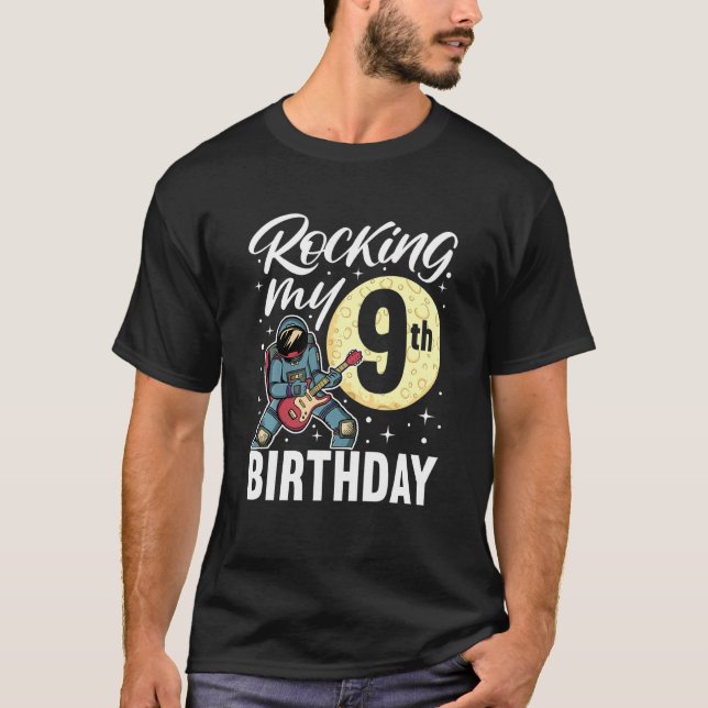 Barn som roterar min 9:e födelsedag I elektriska g T Shirt (Framsida)