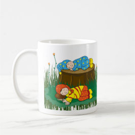 Barn som sover i Skogen med mjölk Kaffemugg