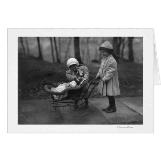 Barn som spelar med Campbell Kid Doll Hälsningskort (Framsidan Horizontal)