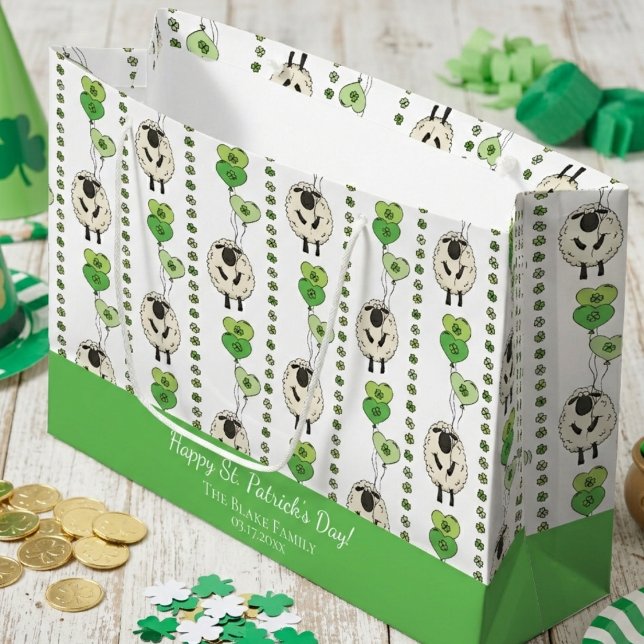 Barn St. Patrick's Day Får & Shamrocks Mönster (St Patrick's Day Fun Striped Pattern of Hand Drawn Cute Irish Sheep, Green Clovers Shamrocks, Hearts)