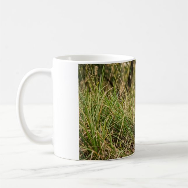 Barn Tiger Sittande i Gräs Kaffe Mugg (Vänster)