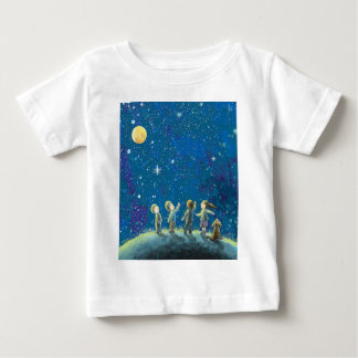 Barn Tittar på Nattdagen Himlar T-Shirt