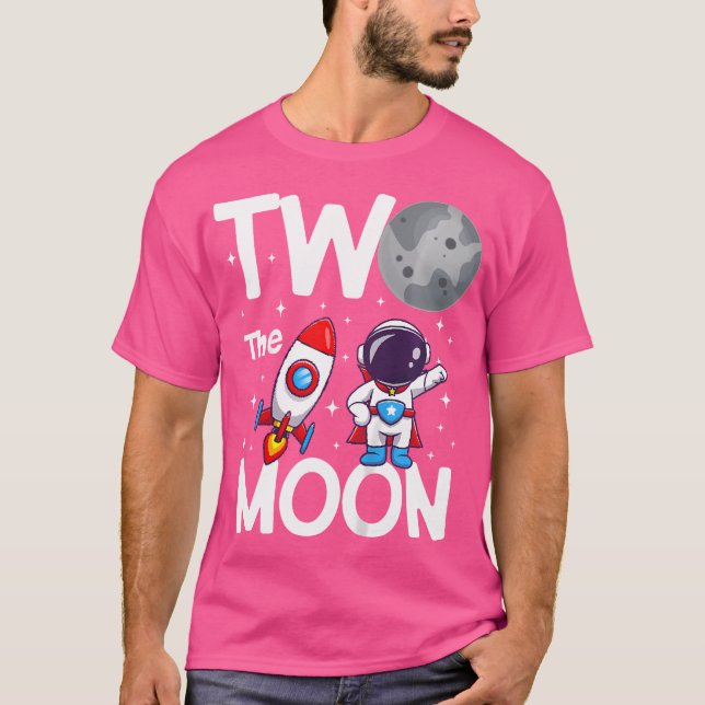 Barn två år gamla pojkar i Måne T Shirt (Framsida)