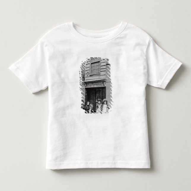 Barn utanför John punds seminarium Tee Shirt (Framsida)