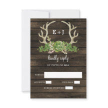 Barn Wood Succulent Antlers Land Chic Bröllop