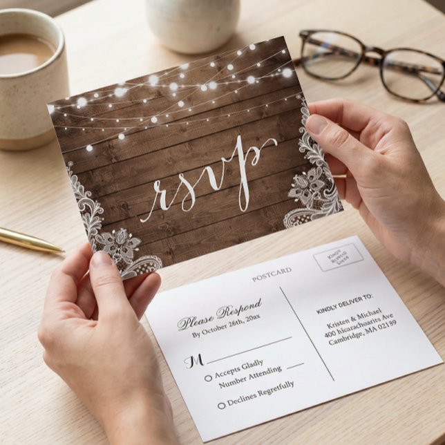 Barn Wood Twinkle Ljus Snöre Rustic Bröllop OSA Inbjudan Vykort (Skapare uppladdad)