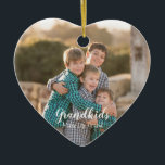 Barnbarn gör livet stort julgransprydnad keramik<br><div class="desc">Barnbarn gör livet stort: Anpassningsbar,  fotoornament. Photo kredit Photography © Storytree Studios,  Stanford,  CA. Fotomallen måste ersättas med ett eget foto</div>