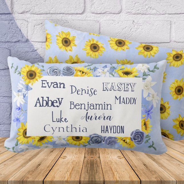 Barnbarns Namn Solrosblå Mors dag Lumbarkudde (Personalized throw pillow for grandma with grandkid's names. Sunflowers and dusty blue colors.)