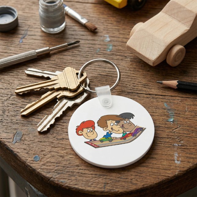 Barnens tävling med tallvedsbilar nyckelring (Skapare uppladdad)