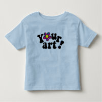 Barnet är T-Shirt med sin egen teckning!