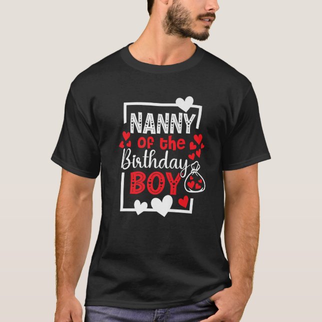Barnflicka till födelsedagspojken Barnflicka Födel T Shirt (Framsida)