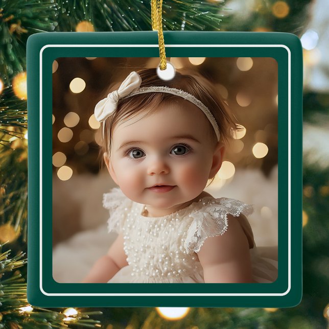 Barnfoto Smaragdgrönt Modern jul manus Julgransprydnad Keramik (Baby Photo Emerald Green Modern Christmas Script Ceramic Ornament)