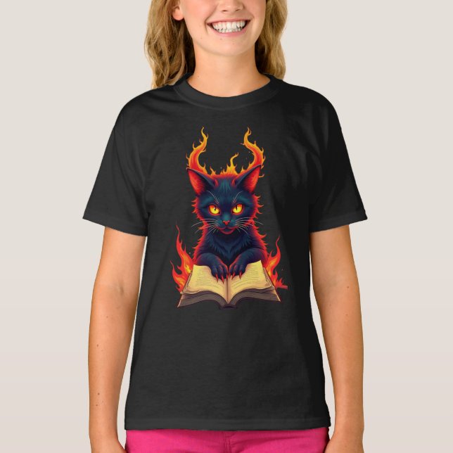 Barnkatt Läsa en spellbok T Shirt (Framsida)