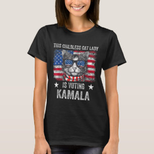 Barnlösa Katt Dam röstar Kamala Harris 2024 US T Shirt