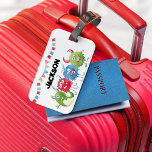 Barnmonster Photo Bagagebricka<br><div class="desc">Det här monstret är perfektens för barn på semester. Märkrn har fyra monster i skuggor av grönt,  blått och rött,  buntning och namn. Du kan ändra teckensnittet stilar,  storlek och färg efter att du har anpassat det genom att klicka på länken Anpassa ytterligare.</div>