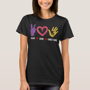 Barnomsorg i daghem i Kärlek Barnomsorg T Shirt