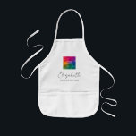Barns Aprons din text Namn-foto här Flickor Boys Barnförkläde<br><div class="desc">Flickor,  pojkar och barn lägger till din bild av Namn här Mall för ungas vita kökspron.</div>