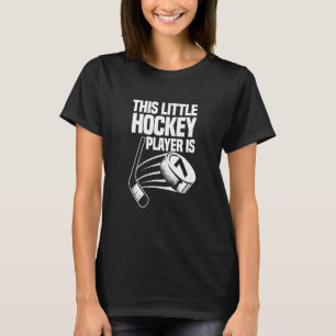 Barns den här lilla hockey-spelaren är 7:e t shirt