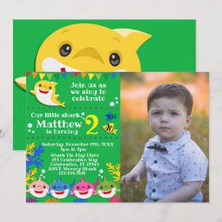 Barns Gult Rainbow Shark Birthday Photo Inbjudningar