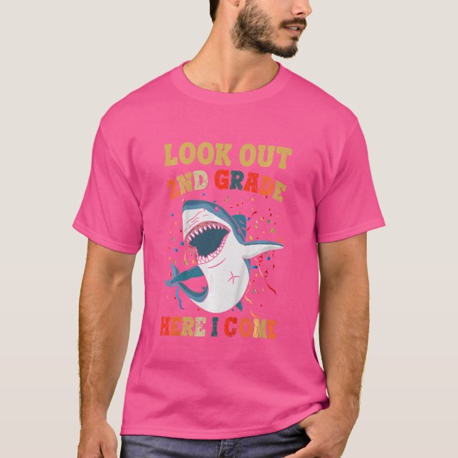 Barnskolan andra Klass, titta på andra Klassen här T Shirt (Framsida)