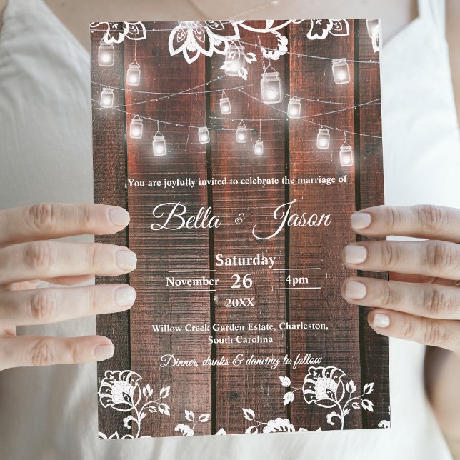 Barnslingad rustik trästränglampa landsbybröllop inbjudningar (Rustic Wood String Lights Wedding Invitation | Barn Lace Wood Country Wedding Invite)