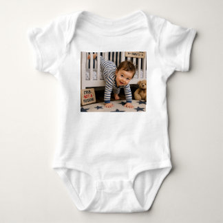 Barnvagn: Inte ett fängelse! – Baby flyktkonstnär T Shirt