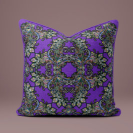 Baroque Splendor Pillow i Royalets Lila Kudde