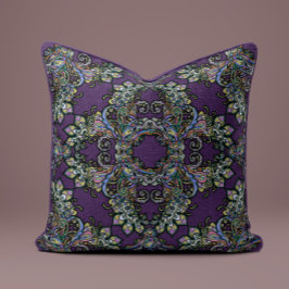 Baroque Splendor Pillow in Deep Plum Kudde