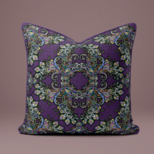 Baroque Splendor Pillow in Deep Plum Kudde