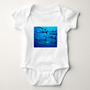 barracuda dyker djupt havsvatten tropisk våg tee shirt