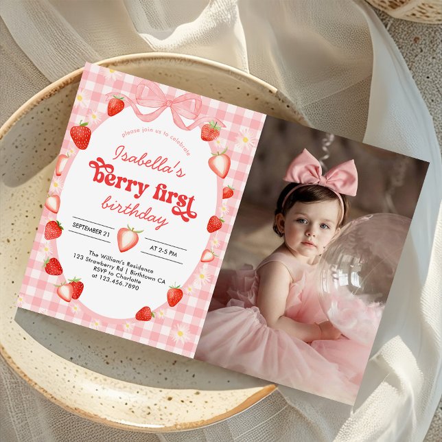 Bärry First Jordgubbsflicka 1-års Födelsedagsfoto Inbjudningar (Skapare uppladdad)