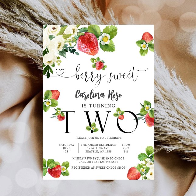 Bärsöt Strawberry Födelsedagsinbjudan Inbjudningar (Skapare uppladdad)