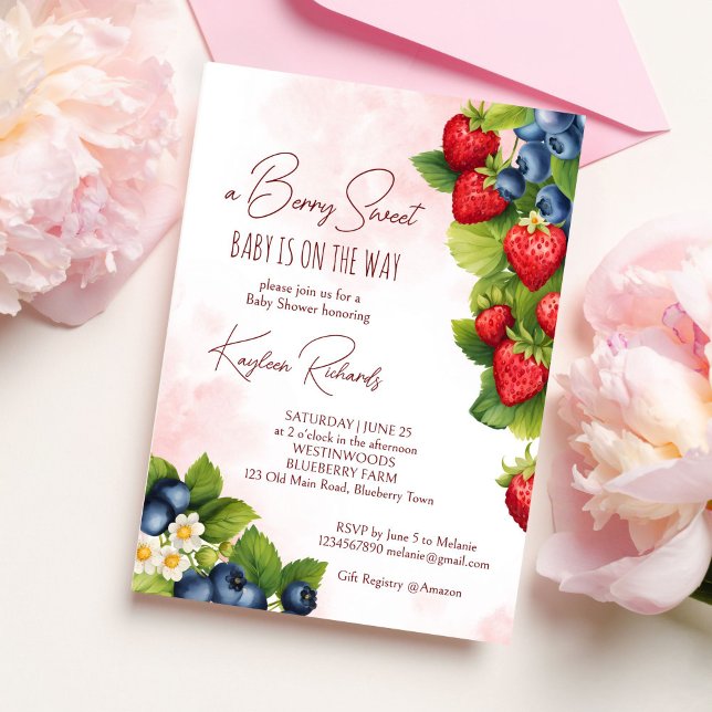 Bärsött blåbärs-jordgubbs-baby shower inbjudningar (Berry sweet blueberry strawberry spring summer baby shower invitation template digital download)