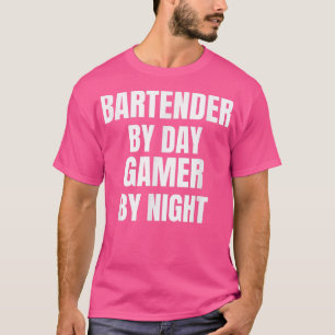 Bartender efter dagspelare per natt t shirt