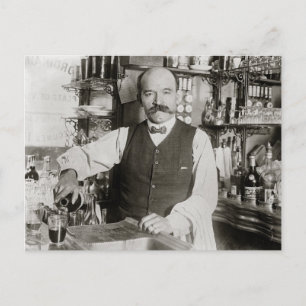 Bartender häller upp drink, 1910 vykort