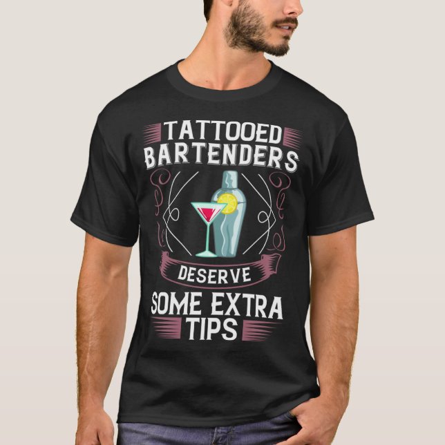 Bartending Shaker Mixing Cocktail Bartender T Shirt (Framsida)
