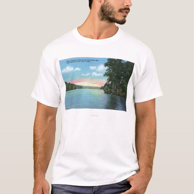 Bartlett bär klubben beskådar av den övreSaranac Tee (Framsida)