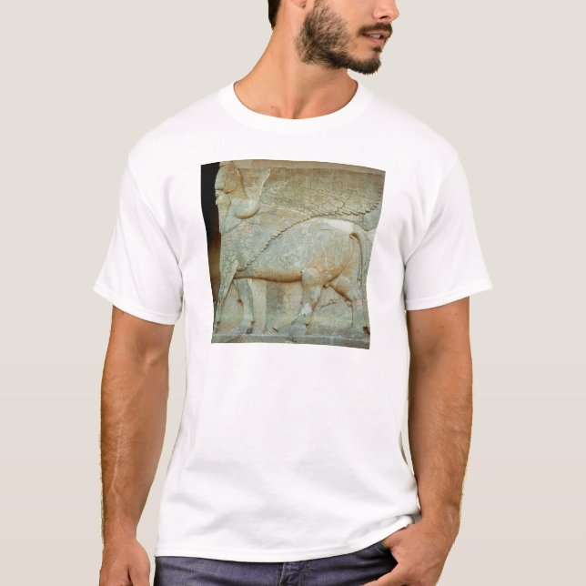 Bas-lättnad av en anthropomorphic tjur tee shirt (Framsida)
