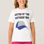 Baseball Birthday Sister T-Shirt<br><div class="desc">Att fira en födelsedag är en familjeangelägenhet! Hämta motsvarande skjortor för hela familjen så att du kan fira i stil. Det är inte bara roligt att matcha temat,  utan det låt oss också andra föräldrar att lätt veta vilka värdarna i party är! Baskskjortorna är perfektens beröring!</div>