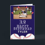 Baseball Bollar Flaggor Kids Photo Birthday Kort<br><div class="desc">Baseball Bollar Flaggor Kids Photo Birthday Card. Med baseball bollar och födelsedagsfest buntar flaggor i rött, svart och vitt färg mot blå bakgrund. Lägg till ditt foto och anpassa det med ditt namn, din ålder och din text och gör ett eget födelsedagskort. Underbar för pojkar och flickor som kärlek baseboll....</div>